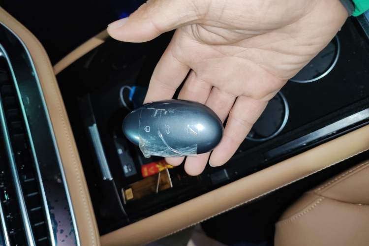 Used Rising R7 2022 Long-Range Advanced Edition Vehicle Key