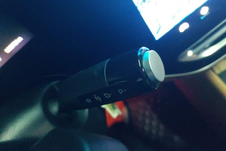 Used Rising R7 2022 Flagship Advanced Edition Gear Lever