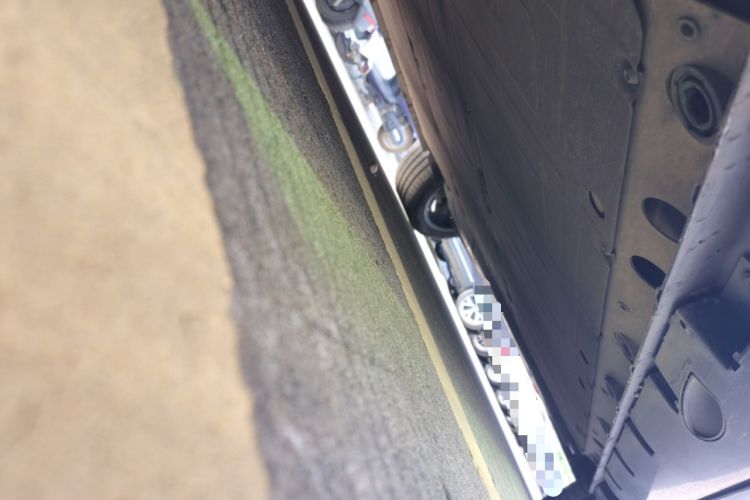 Used Rising R7 2022 Long-Range Advanced Edition Chassis Front Left