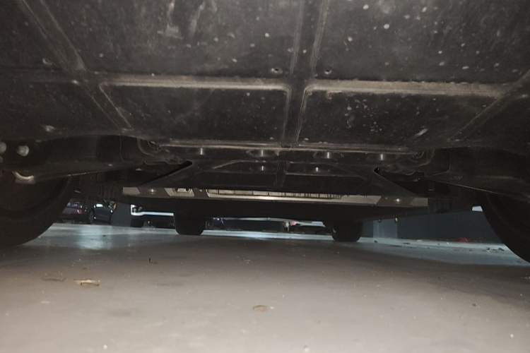 Used Rising R7 2022 Long-Range Advanced Edition Chassis Rear
