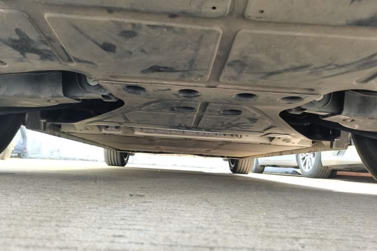 Used Rising R7 2022 Long-Range Advanced Edition Chassis Rear