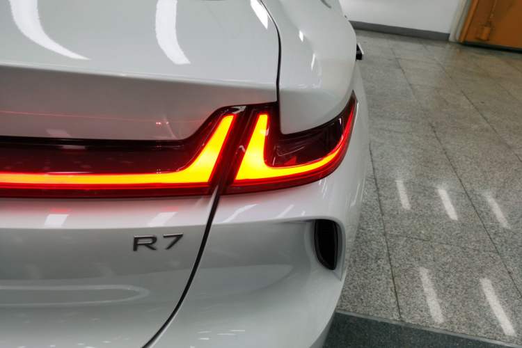 Used Rising R7 2022 Long-Range Advanced Edition Exterior 6