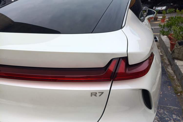 Used Rising R7 2022 Long-Range Advanced Edition Exterior 6