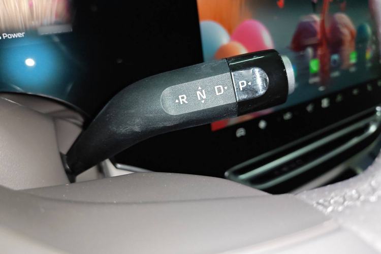 Used Rising R7 2022 Flagship Advanced Edition Gear Lever