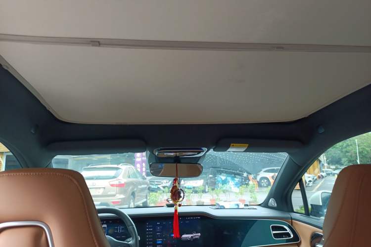 Used Rising R7 2022 Long-Range Advanced Edition Headliner