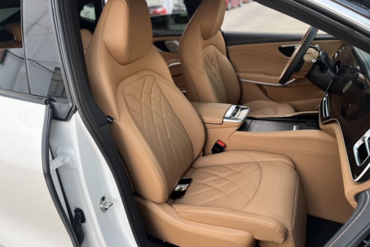 Used Rising R7 2022 Flagship Advanced Edition Interior 10