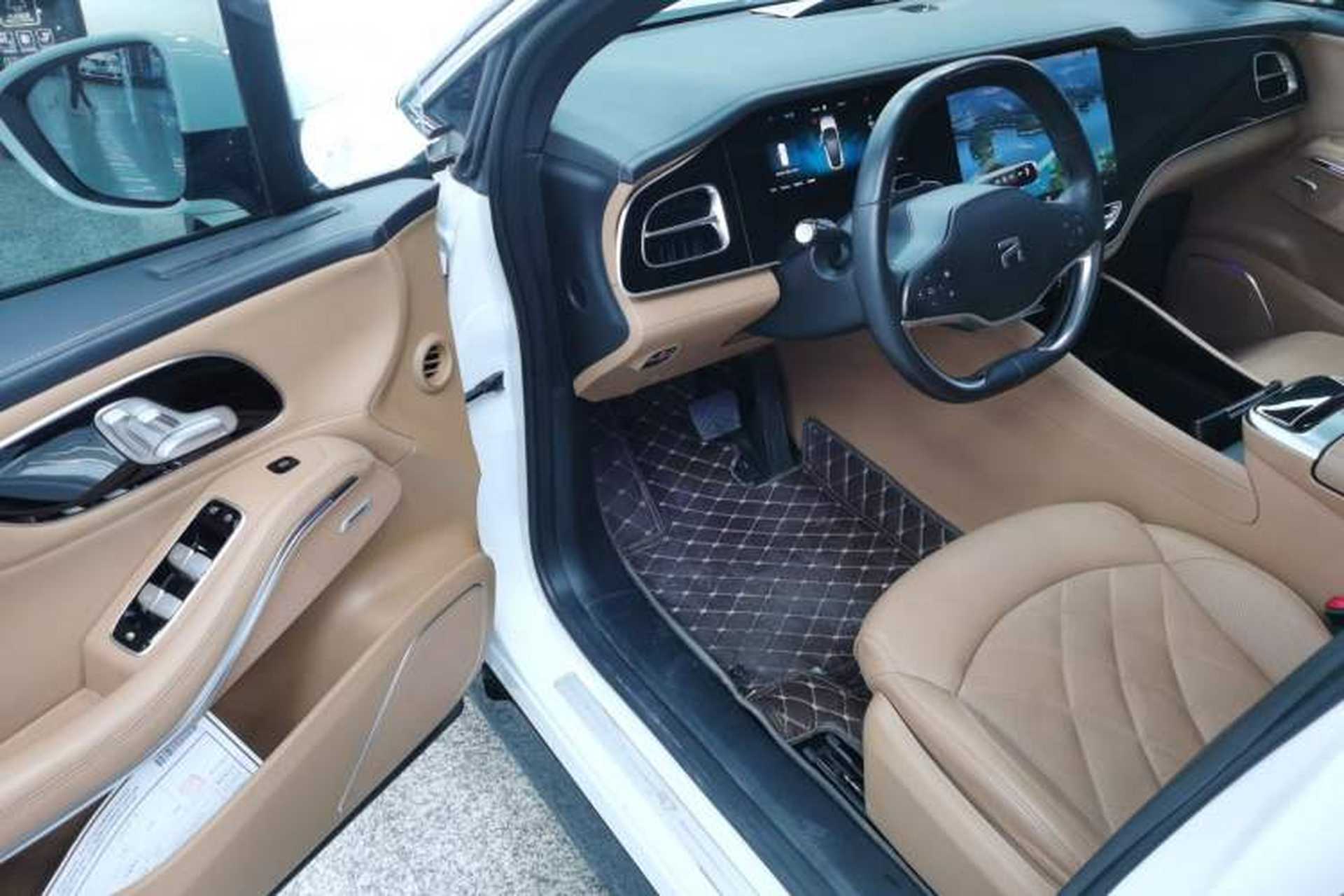 Used Rising R7 2022 Long-Range Advanced Edition Interior 3