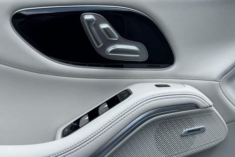 Used Rising R7 2022 Flagship Advanced Edition Interior 4