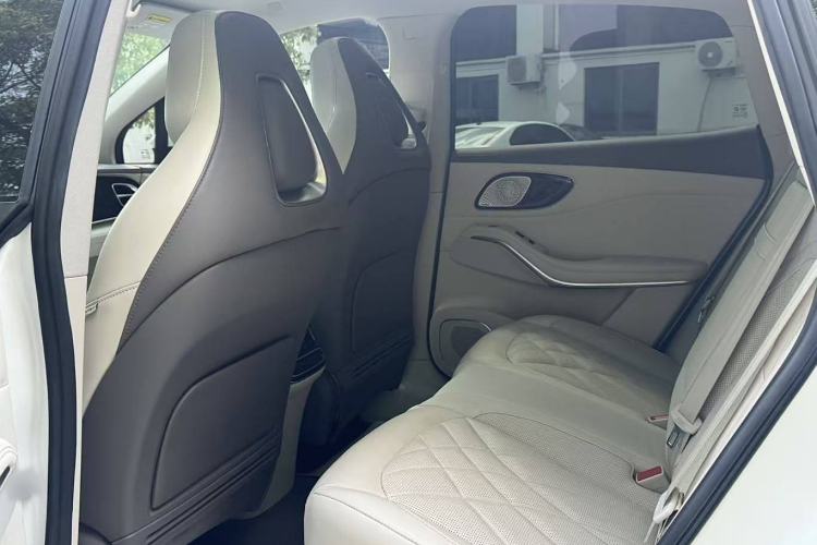 Used Rising R7 2022 Flagship Advanced Edition Interior 7