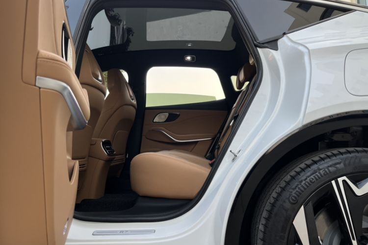 Used Rising R7 2022 Flagship Advanced Edition Interior 8