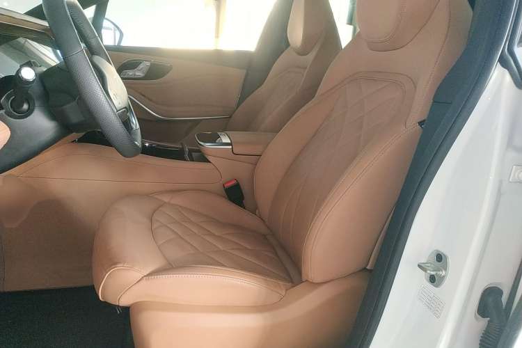 Used Rising R7 2022 Flagship Advanced Edition Left Front Seat