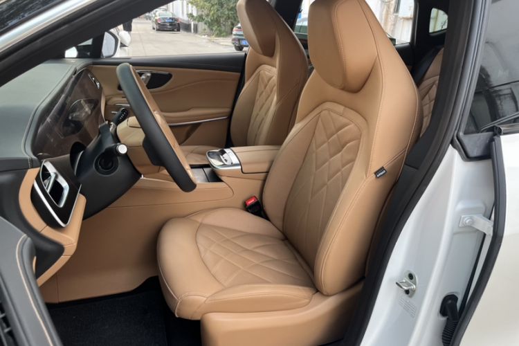 Used Rising R7 2022 Flagship Advanced Edition Left Front Seat