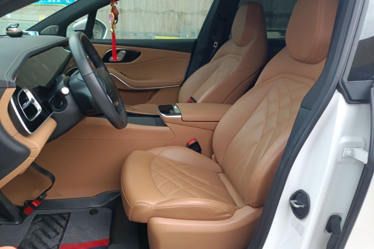 Used Rising R7 2022 Long-Range Advanced Edition Left Front Seat