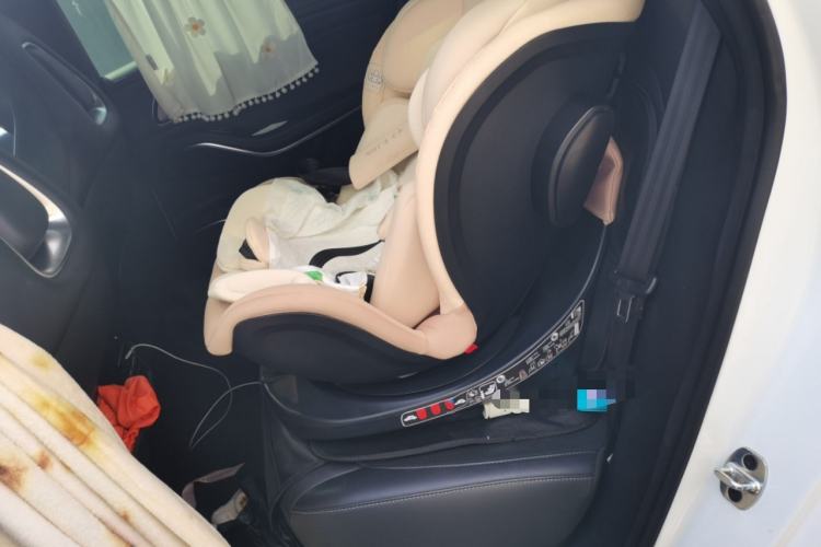 Used Rising R7 2022 Long-Range Advanced Edition Left Rear Seat