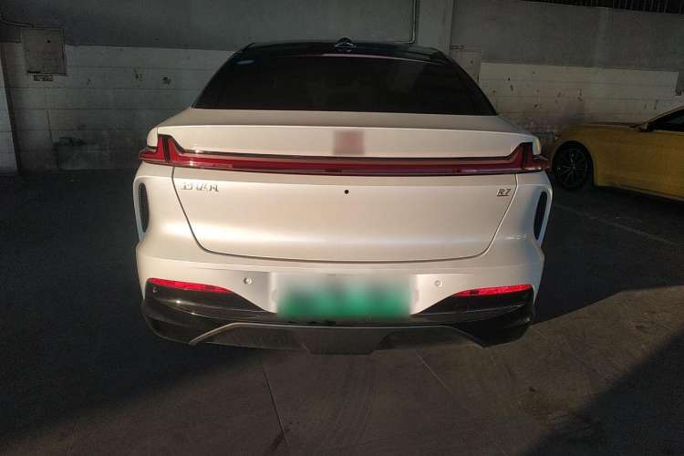 Used Rising R7 2022 Flagship Advanced Edition Rear