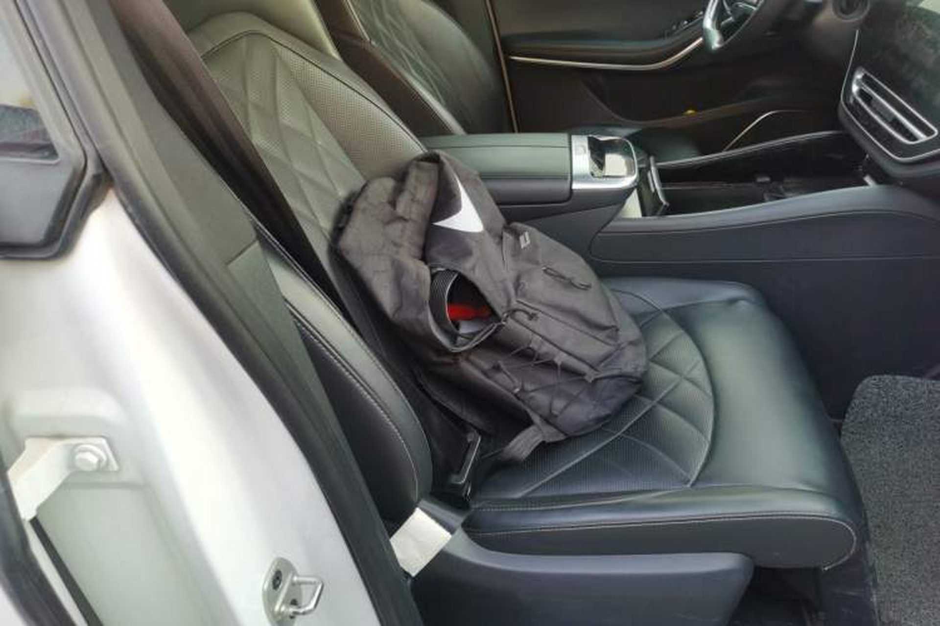 Used Rising R7 2022 Long-Range Advanced Edition Right Front Seat