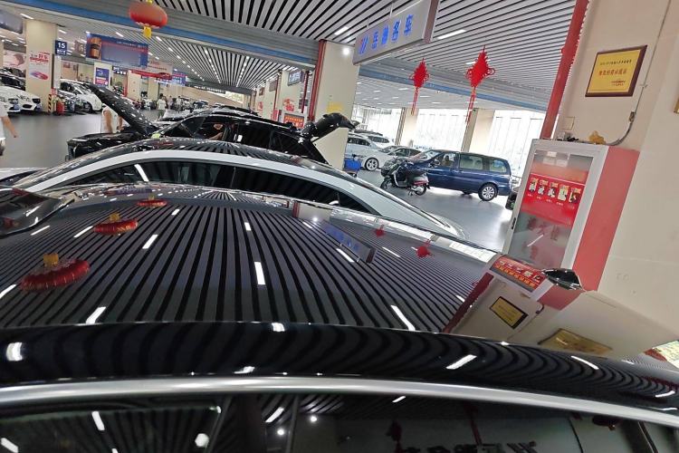 Used Rising R7 2022 Flagship Advanced Edition Roof