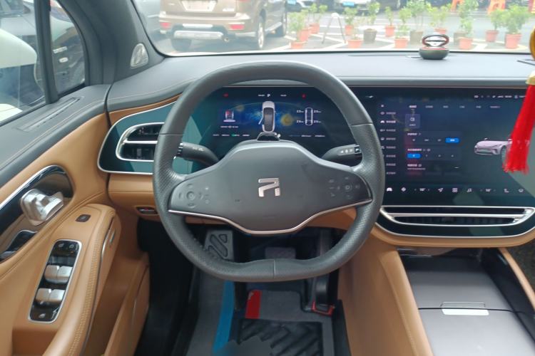 Used Rising R7 2022 Long-Range Advanced Edition Steering Wheel