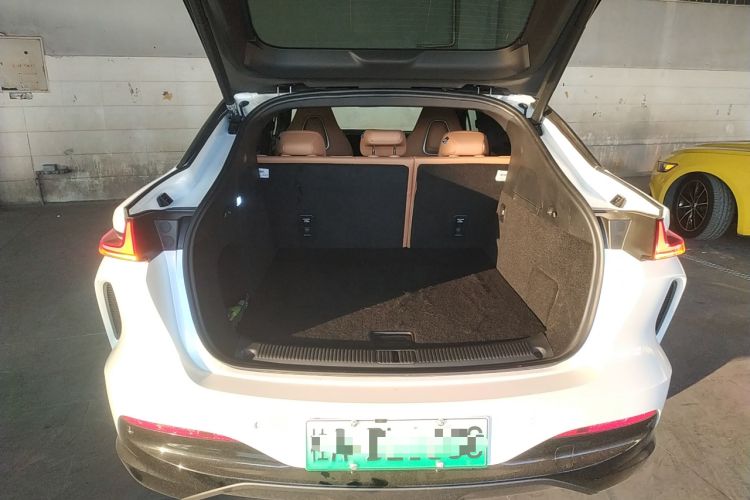 Used Rising R7 2022 Flagship Advanced Edition Trunk