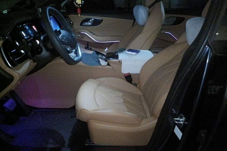 Used Rising R7 2023 Performance Screen Pro Edition Left Front Seat