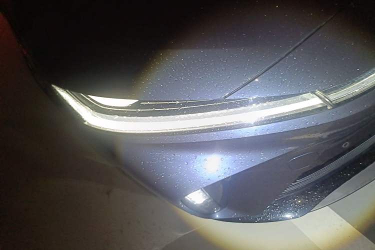 Used Rising R7 2023 Performance Screen Pro Edition Right Front Headlight