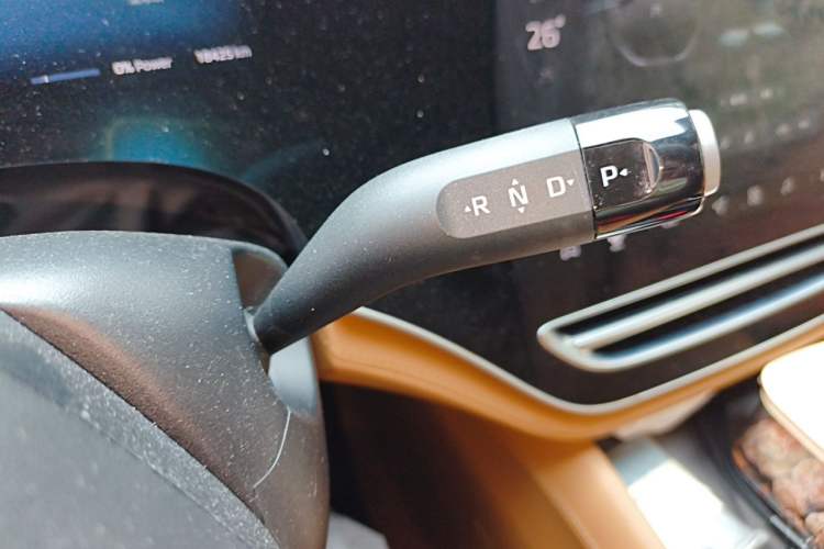 Used Rising R7 2023 Long-Lasting Screen King Edition Gear Lever
