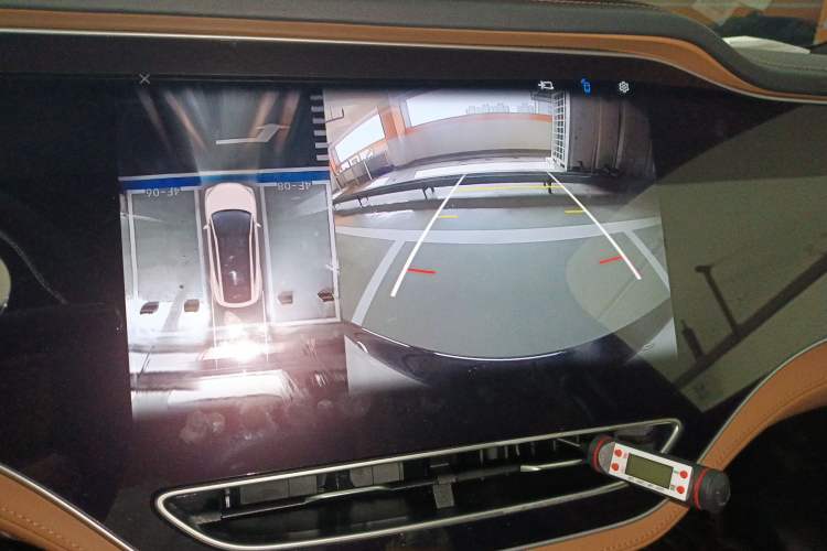 Used Rising R7 2023 Rear-Drive Screen King Edition Audio And AC Panel