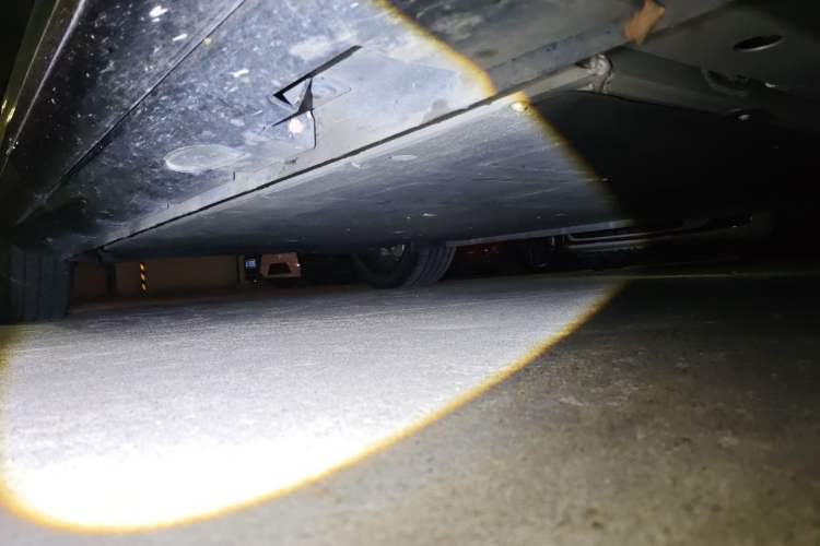 Used Rising R7 2023 Long-Lasting Screen King Edition Chassis Front Right