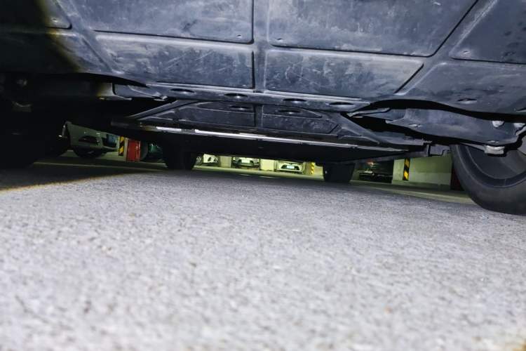 Used Rising R7 2023 Long-Lasting Screen King Edition Chassis Rear