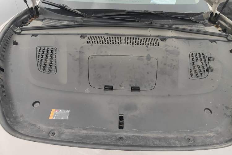 Used Rising R7 2023 Performance Screen Pro Edition Engine Bay
