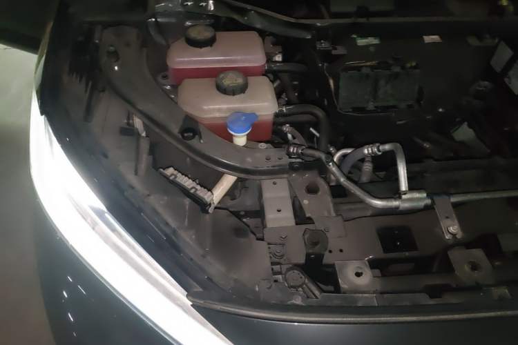 Used Rising R7 2023 Long-Lasting Screen King Edition Engine Bay Right