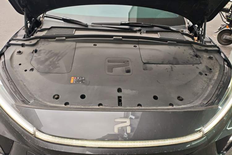 Used Rising R7 2023 Long-Lasting Screen King Edition Engine Bay