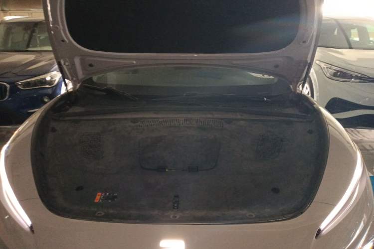 Used Rising R7 2023 Rear-Drive Screen King Edition Engine Bay