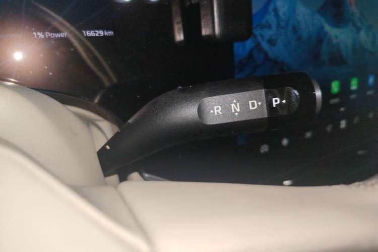 Used Rising R7 2023 Rear-Drive Screen King Edition Gear Lever