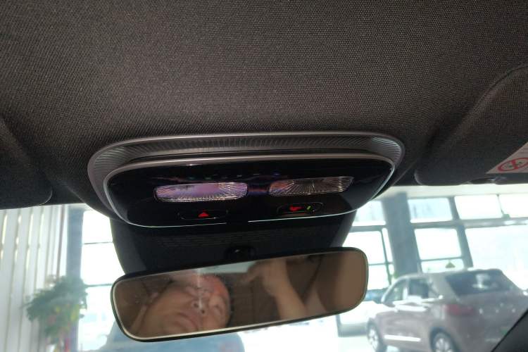Used Rising R7 2023 Rear-Drive Screen King Pro Edition Headliner
