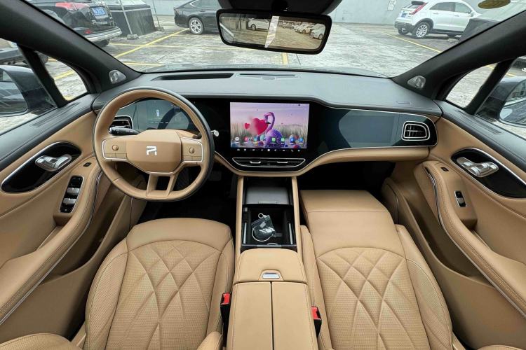 Used Rising R7 2023 Rear-Drive Screen King Edition Interior 2