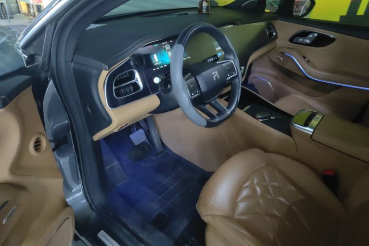 Used Rising R7 2023 Rear-Drive Screen King Pro Edition Interior 3