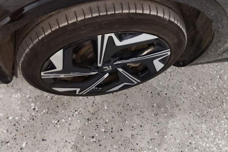 Used Rising R7 2023 Rear-Drive Screen King Edition Left Front Wheel Hub