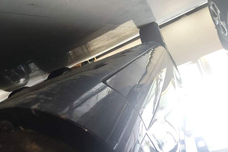 Used Rising R7 2023 Rear-Drive Screen King Edition Right Side Sill