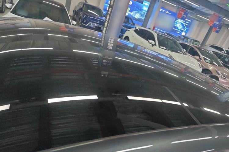 Used Rising R7 2023 Rear-Drive Screen King Pro Edition Roof