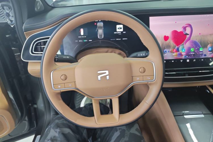 Used Rising R7 2023 Rear-Drive Screen King Pro Edition Steering Wheel