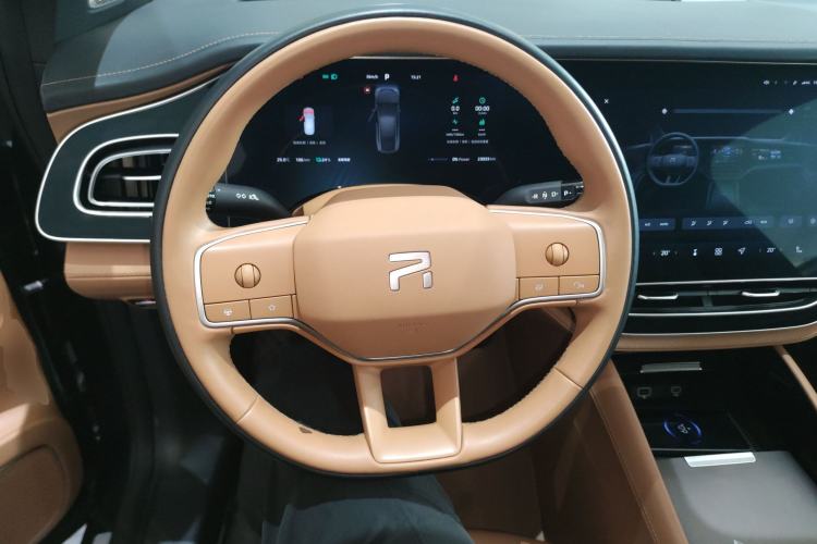 Used Rising R7 2023 Rear-Drive Screen King Edition Steering Wheel