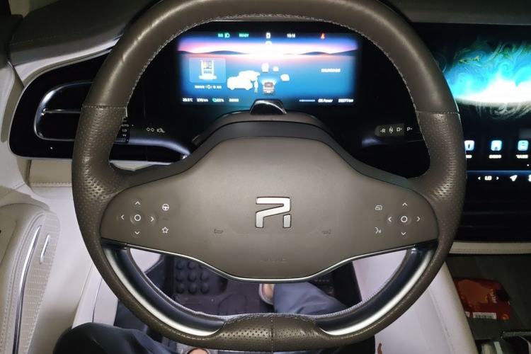 Used Rising R7 2023 Long-Lasting Screen King Edition Steering Wheel