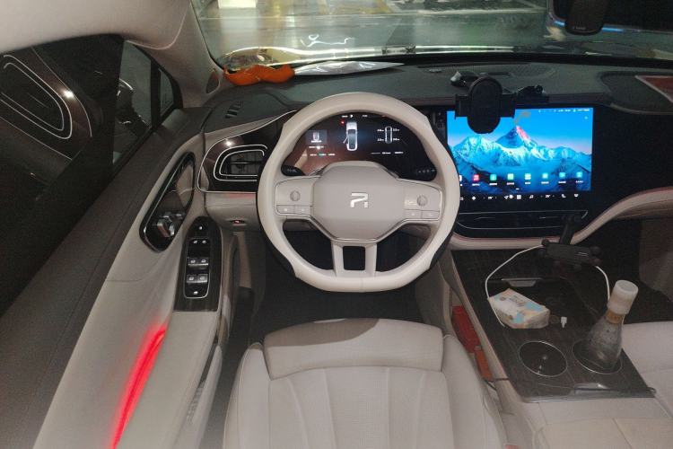 Used Rising R7 2023 Rear-Drive Screen King Edition Steering Wheel