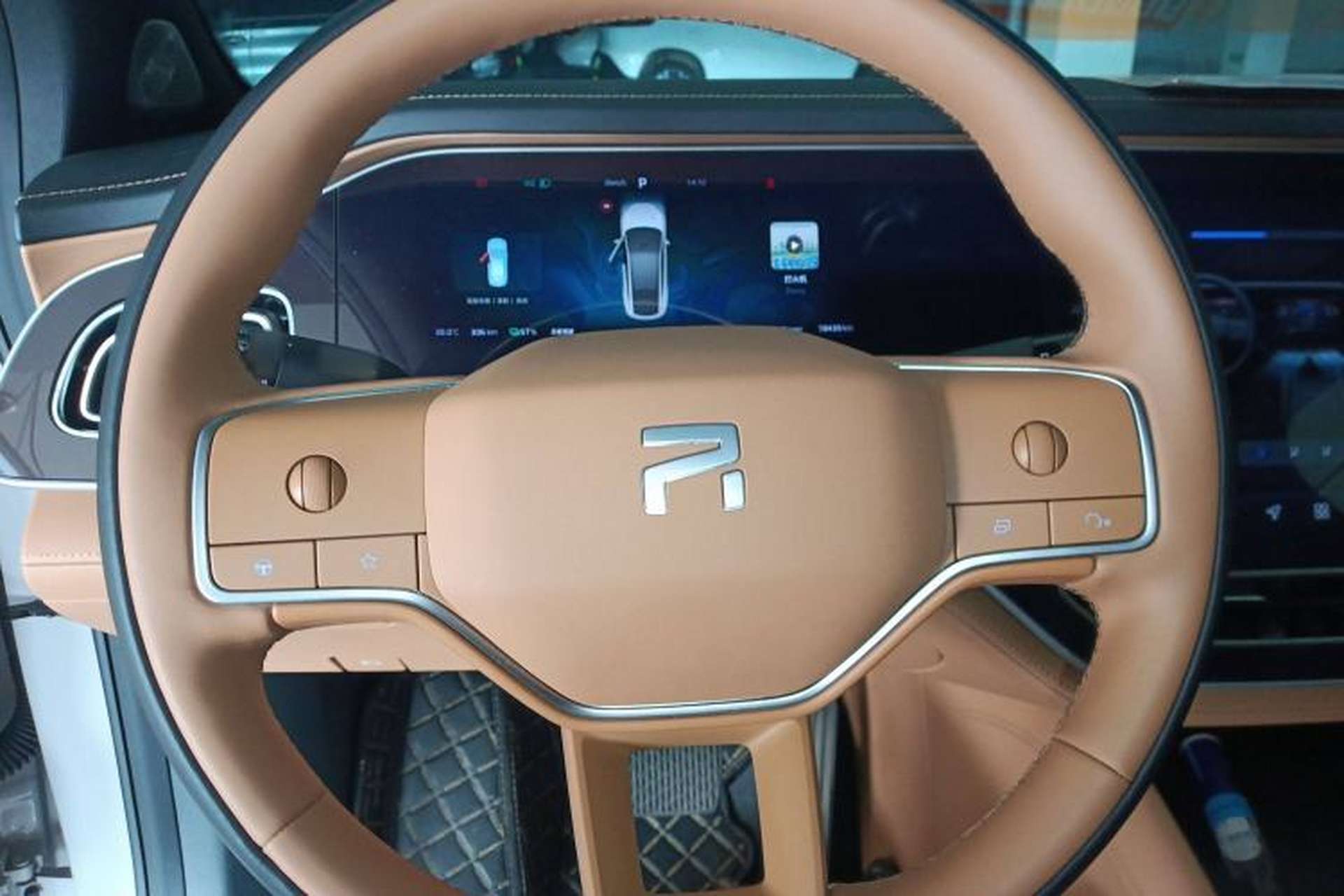 Used Rising R7 2023 Rear-Drive Screen King Edition Steering Wheel