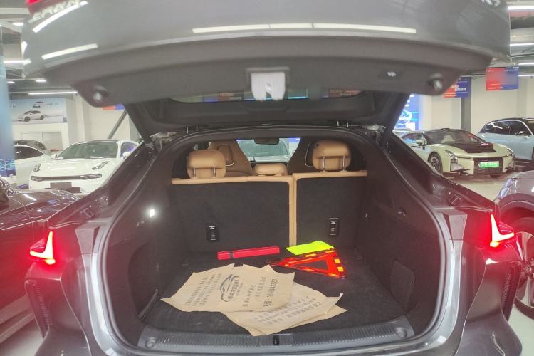 Used Rising R7 2023 Rear-Drive Screen King Pro Edition Trunk
