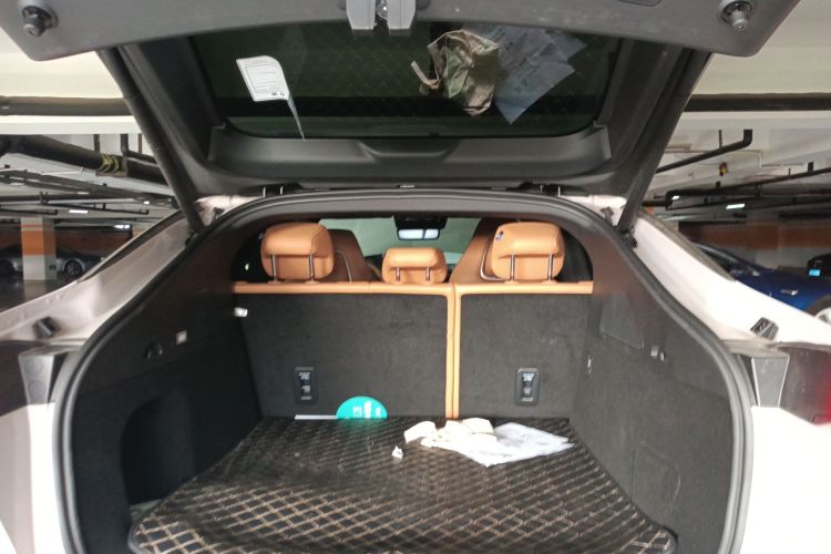 Used Rising R7 2023 Rear-Drive Screen King Edition Trunk