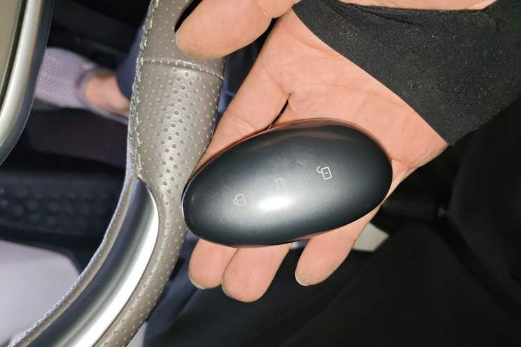 Used Rising R7 2023 Long-Lasting Screen King Edition Vehicle Key