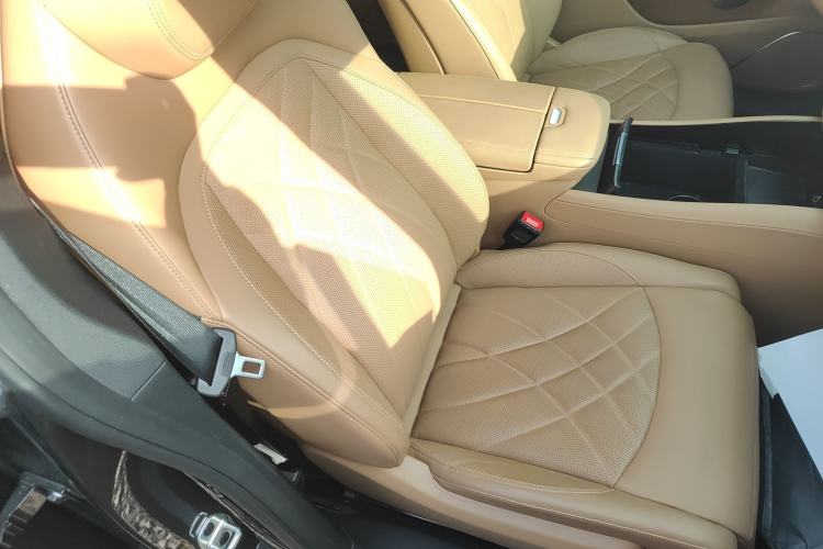 Used Rising R7 2023 Rear-Drive Screen King Edition Right Front Seat