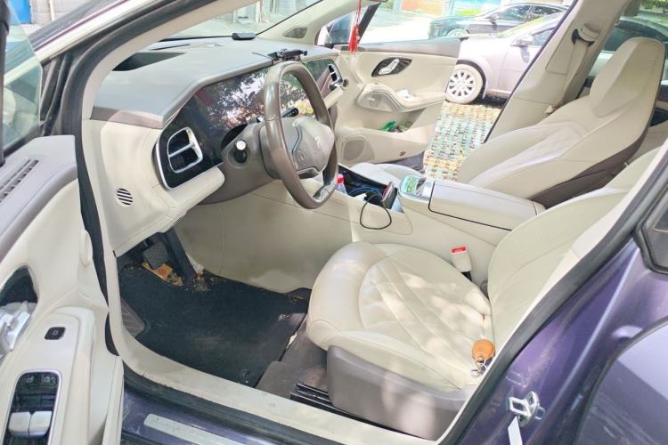 Used Rising R7 2023 Rear-Drive Screen King Pro Edition Interior 3